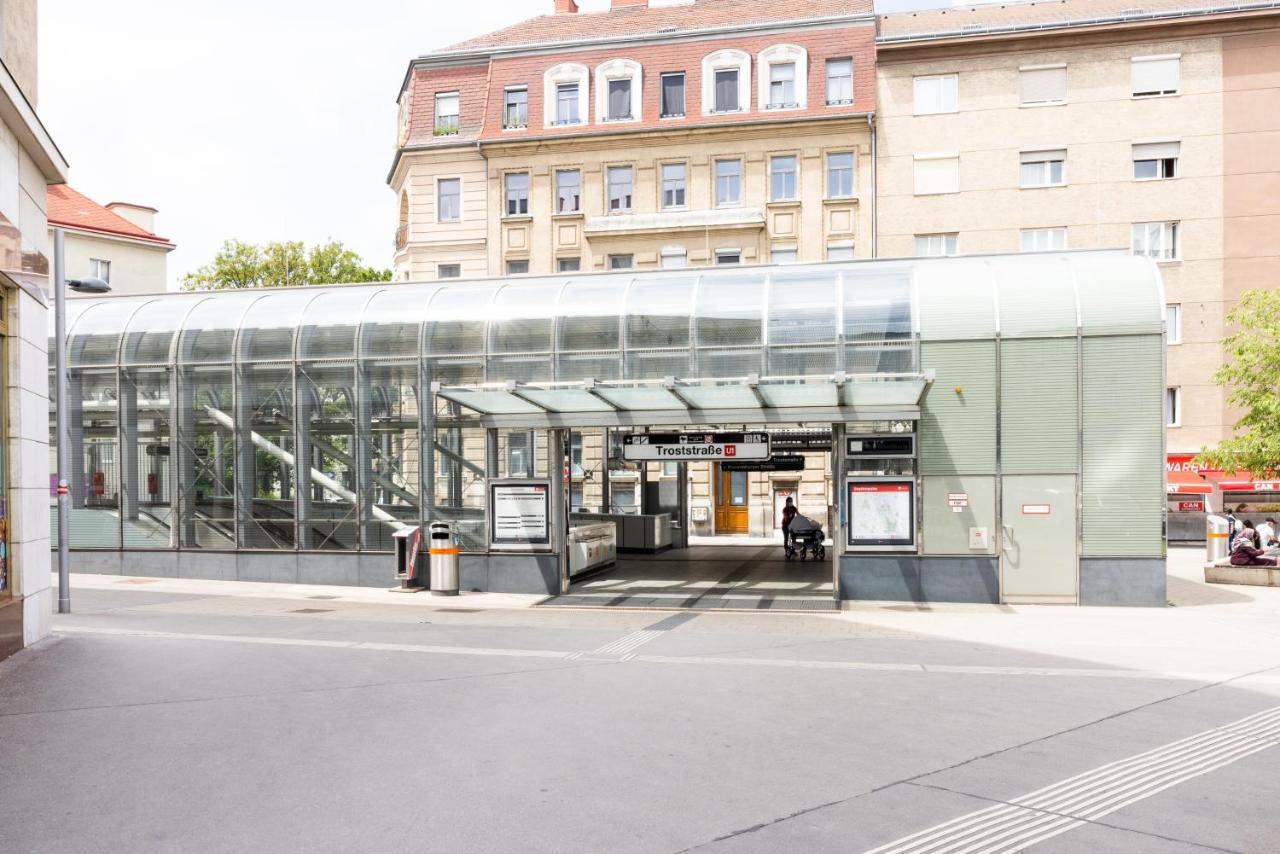 Yeshello Central Station Studio Wien Eksteriør billede